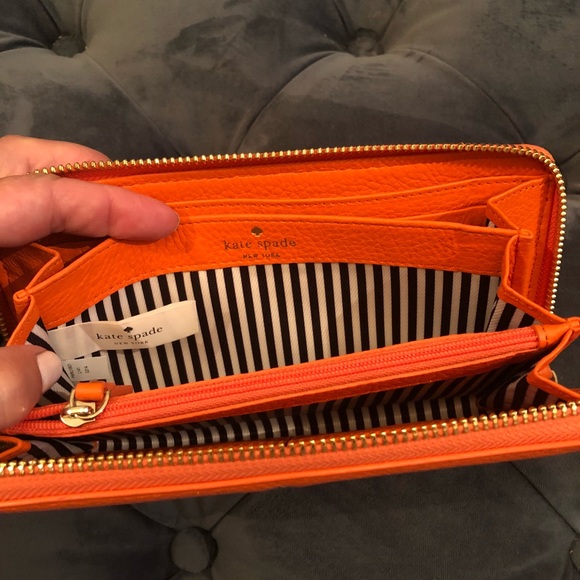 Kate Spade Orange Wallet - Picture 6 of 8